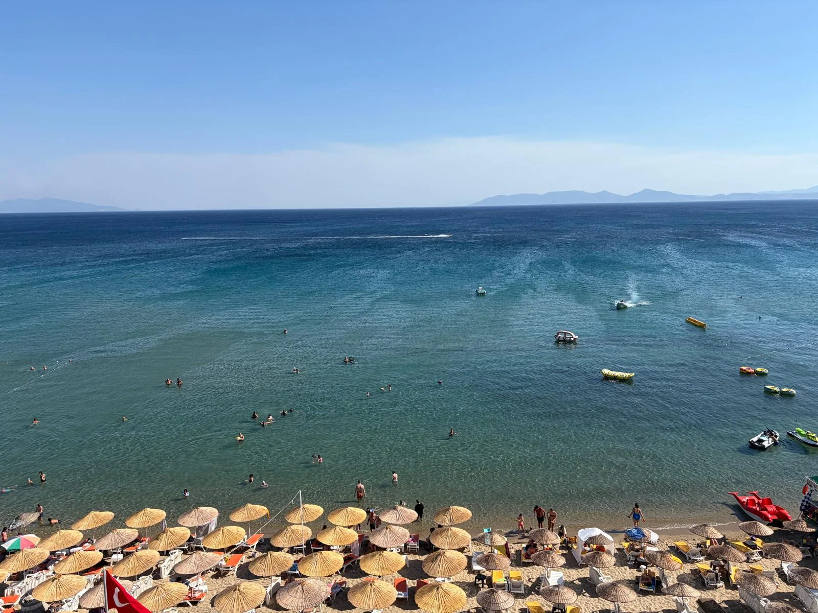Royal Hotel sahil ve deniz manzarası